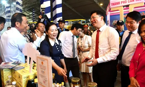 TP.HCM khai mạc Tuần lễ sản phẩm OCOP, đặc sản vùng miền và kết nối cung cầu