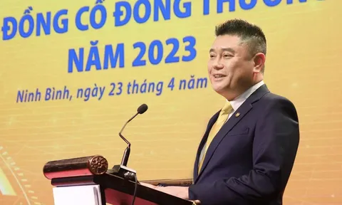 Anh em ông Nguyễn Đức Thụy bất ngờ rút khỏi LPBank ngay thềm đại hội bất thường