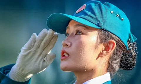 '80 năm hào khí miền Đông' qua nhiếp ảnh