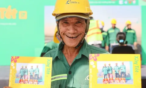 Đem Tết đến với hơn 8.000 công nhân xây dựng, công nhân vệ sinh TP.HCM