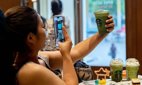 Starbucks xin lỗi