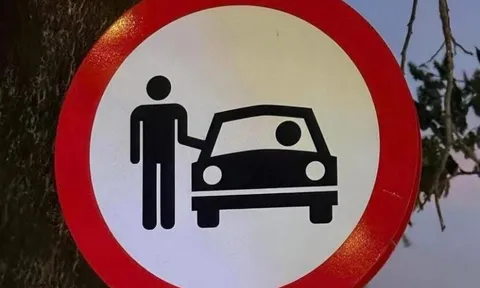 "Tấm biển lạ" ở Hồ Tràm gây xôn xao mạng xã hội