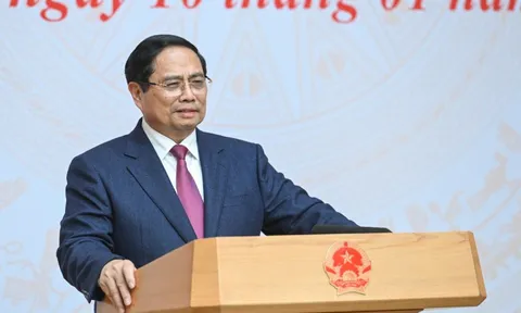 Thủ tướng: Sớm hoàn thiện chương trình hỗ trợ doanh nghiệp Việt Nam ra thế giới