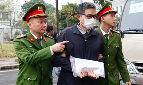 Cựu Cục trưởng Cục An toàn thực phẩm bị tuyên 20 năm tù vì nhận hối lộ