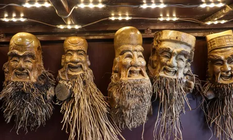 Đến Hội An xem nghệ nhân làm gốc tre biết cười