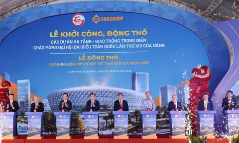 Thông tin nổi bật tại TPHCM ngày 15-1: Khởi công 4 dự án gần 240.000 tỉ; yêu cầu giảm 10% hội nghị