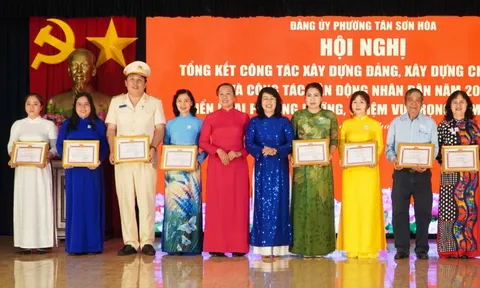 100% hồ sơ thủ tục hành chính tại phường Tân Sơn Hòa được giải quyết đúng hạn