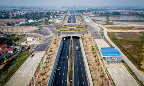 Toàn cảnh nút giao 3 tầng 1.400 tỷ đồng trên cao tốc Cầu Giẽ - Ninh Bình