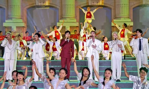 Yêu cầu thẩm định chặt chẽ các chương trình nghệ thuật có người nổi tiếng trên mạng xã hội