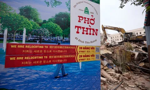 Phá dỡ quán phở Thìn