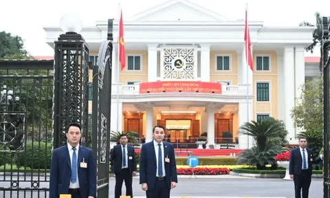 Hình ảnh bên ngoài Hội nghị lần thứ nhất Ban Chấp hành Trung ương Đảng khóa XIV