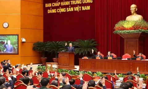 Công bố danh sách 19 Ủy viên Bộ Chính trị khóa XIV