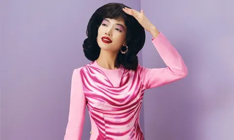 Á hậu Lâm Bích Tuyền diện áo dài họa tiết đón Tết, nói về 2 năm "sống chậm"