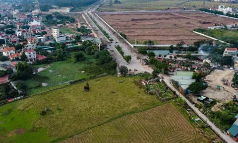 Đường trăm tỉ ở Hà Nội thành 'đường cụt' vì vướng giải phóng mặt bằng, xã hứa sẽ cưỡng chế