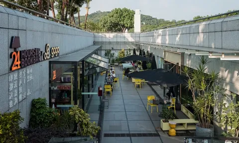 Thành phố của những tiệm sách không ngủ