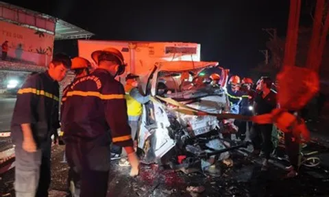 Hai xe tải tông trực diện trên quốc lộ lên Đà Lạt, hai người tử vong