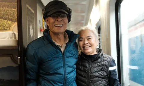 Chuyến tàu mang tên Hạnh phúc chạy Bắc - Nam dịp Tết