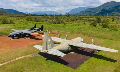 Ngắm 2 máy bay vận tải quân sự hạng nặng của Mỹ tại Quảng Trị