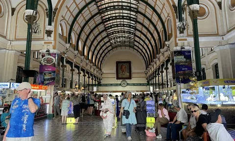 Bưu điện TPHCM: Điểm hẹn di sản kết nối tình thân dịp Tết