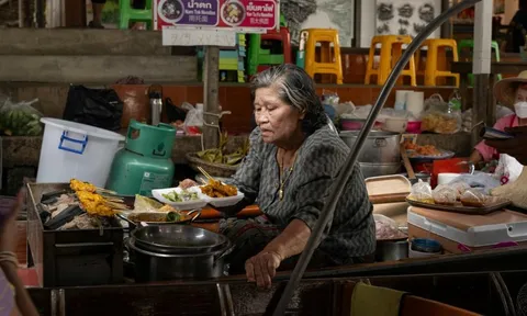 Nhà hàng Thái Lan chưa hết khốn đốn