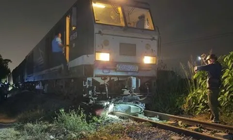 Chạy xe máy qua đường sắt, nam thanh niên bị tàu hỏa tông tử vong