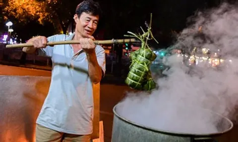 Đỏ lửa xuyên đêm ở TPHCM: Giữ hồn Tết bên nồi bánh chưng, bánh tét