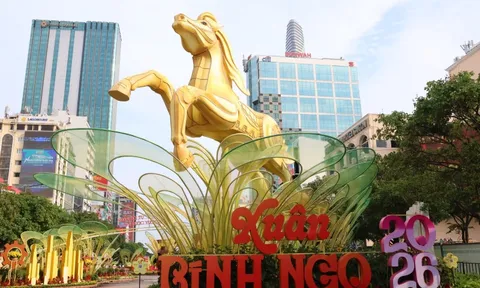 TPHCM: Đi xem Đường hoa Nguyễn Huệ gửi xe ở đâu?