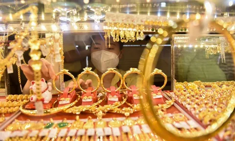 Giáp Tết, giá vàng miếng SJC lên 181 triệu đồng/lượng