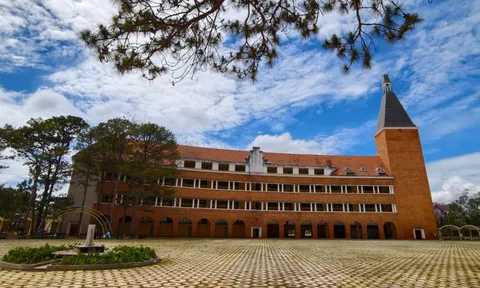 Độc đáo ngôi trường gần 100 năm - di tích cấp quốc gia ở Đà Lạt