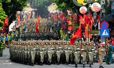 Những ngày quân đi trong tiếng dân reo