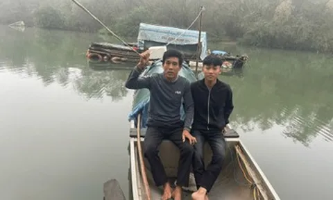 Cha con người đàn ông mắc ung thư kể phút cứu người vụ lật thuyền ngày Tết