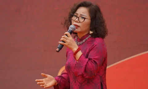 Ngày thơ tưng bừng trở lại Văn Miếu - Quốc Tử Giám