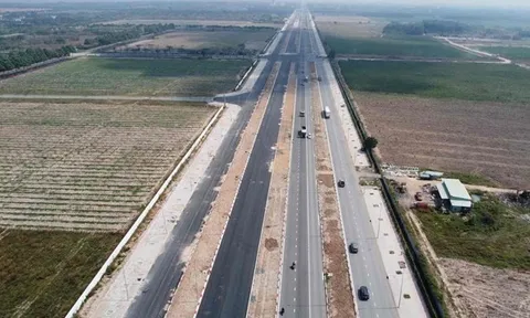 Đồng Nai chỉ đạo "nóng" liên quan tiến độ 2 tuyến đường kết nối với sân bay Long Thành