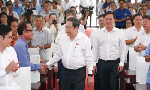 Cử tri đặt câu hỏi về thuế khoán cho ứng cử viên đại biểu Quốc hội