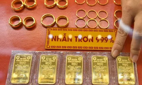 Giá vàng, bạc hạ nhiệt do áp lực chốt lời