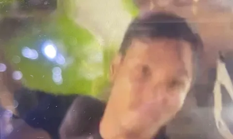 Tài xế giao hàng ở TPHCM bị người lạ lao vào đánh