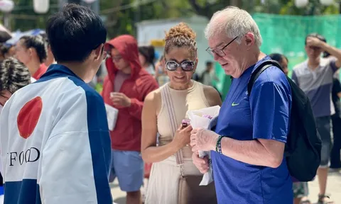 Chật kín người làm cơm nắm, uống matcha tại lễ hội Việt - Nhật 2026