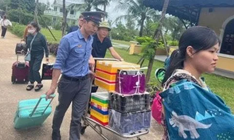 Nhiều đoàn tàu phải thay đổi lịch trình vì sự cố đường sắt đèo Hải Vân