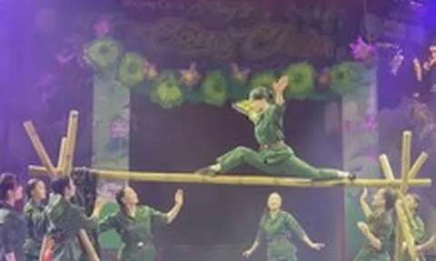 Xiếc chính luận phục vụ nhiệm vụ chính trị đắt vé