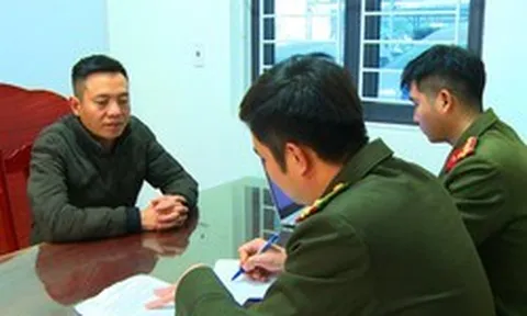 Nhân viên ngân hàng nghỉ việc Hoàng Văn Toàn đã "lột xác" thành "thần y" như thế nào?