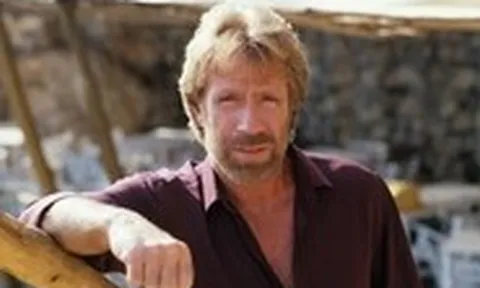 Huyền thoại võ thuật Chuck Norris qua đời