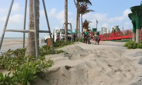 Cát biển 'tấn công' công viên nghìn tỷ ở Vũng Tàu, sáng dọn chiều lại bị vùi lấp
