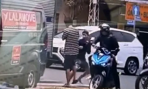 Hai tài xế hỗn chiến sau va chạm giao thông ở TPHCM