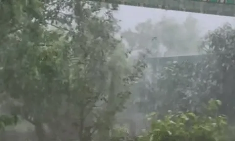 Xuất hiện mưa đá dữ dội ở Phú Thọ