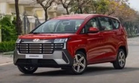 Hyundai Stargazer 2026 ra mắt Việt Nam: Giá từ 569 triệu, màn kép 10,25 inch, có ADAS đấu Xpander