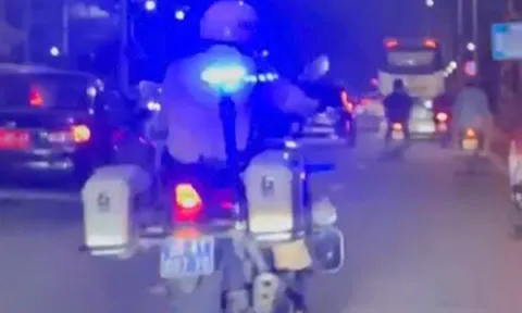 Từ lời đề nghị của người đàn ông đi ô tô ở Hà Nội, Thượng úy CSGT hành động khẩn