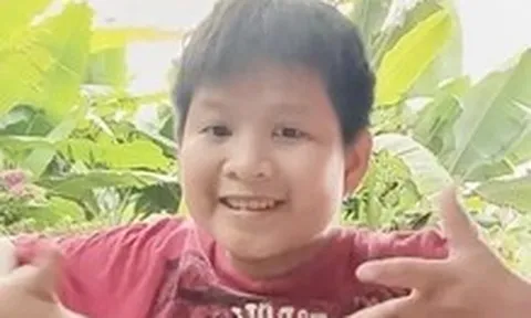 Danh tính cậu bé ‘Gửi 10 năm sau’ đang sốt mạng