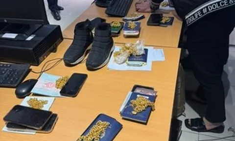 Hải quan sân bay phát hiện nhóm đối tượng vận chuyển trái phép gần 7 kg vàng