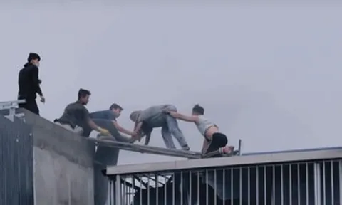 Leo qua 'lằn ranh sinh tử', nhân chứng kể phút giải cứu 7 người trong đám cháy