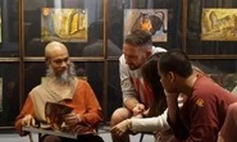 Ba tuần vẽ hơn 300 bức tranh ngựa, Trịnh Thắng lại gây bất ngờ